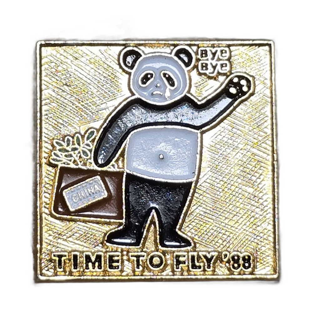 Calgary 1988 Winter Olympics Panda Bear Collectible Bag Lapel Vest Hat Pin G30